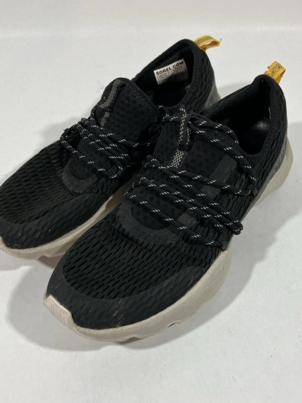 EUC Sorel Kinetic Impact Lace Up Sneakers Black Shoes - Sz 8.5 Worn Once